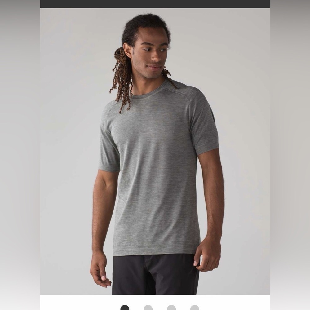 Men's Gray Lululemon Metal Vent Tech Short-Sleeve Shirt size large